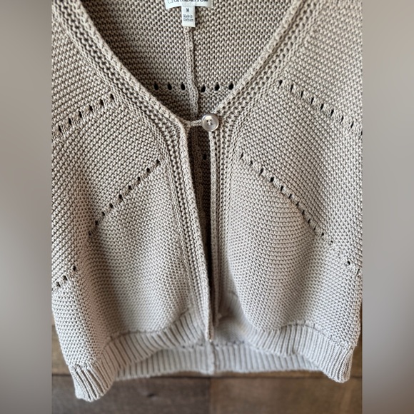 Croft & Barrow Beige Short Sleeve Knit Cardigan Minimalist Button Sweater - Picture 11 of 15